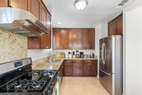 Universal Studio/ Burbank/LA Super Cute Home - Image 3