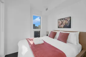 Modern 2BR - Next to Eaton Centre / Dundas Square - Image 4