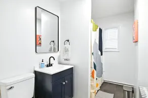 Elegant 7BR 2.5Bath Victorian Gem | Sleeps 16+ - Image 3