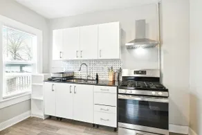 Elegant 7BR 2.5Bath Victorian Gem | Sleeps 16+ - Image 2