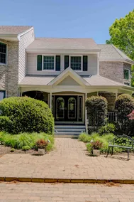 New 7 Bed 5.5 Bath Home with Pool, Gym, Game Room - Image 5