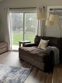 Great Location! Close to City Beach & Downtown CL! - Image 3