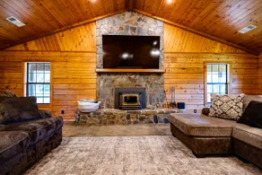 The Honey Hole Hideaway - Image 5