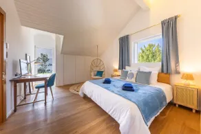 Blue Villa | Spacious, Firepit, Stunning Lake View - Image 3