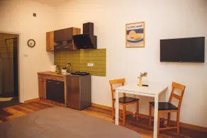 Velora Studio: Modern & Central Stay - Image 4