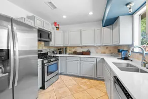 Spacious 4BR w/ Fenced Yard - Image 2