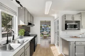 Spacious 5BR Retreat w/ Sunshine & Lush Green - Image 2