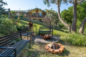 Waterfront Retreat Hideaway - Image 2