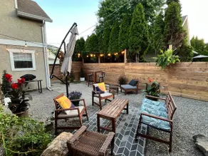 Private guesthouse close to DT | KING bed | patio - Image 3