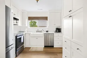 Renovated! Coastal 3 Bedroom in the Heart of MTP - Image 4
