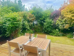 Spacious 4-Bedroom home with Garden & Parking - Image 4