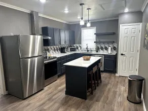 Modern Industrial Studio | Central Location - Image 2