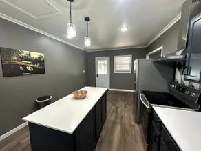 Modern Industrial Studio | Central Location - Image 5