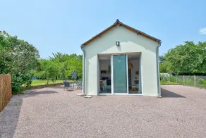 House-Romantic-Countryside view-Private Bathroom - Image 3