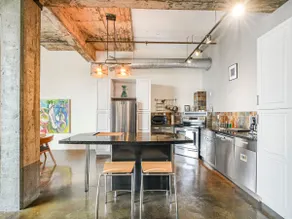 Walk to Rogers | Ice District Loft | UG Parking - Image 3