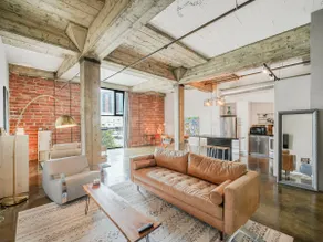 Walk to Rogers | Ice District Loft | UG Parking - Image 2