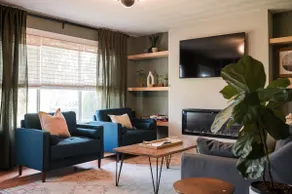 Spacious Stay Near Event Venues, Great for Groups - Image 3