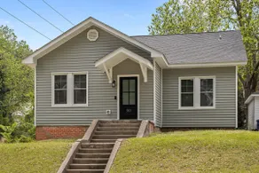 ECU Hidden Gem: Walkable•Central•Cozy - Image 4