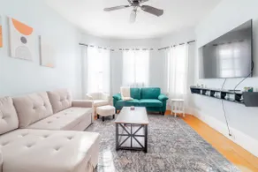 Davis SQ 4BD/Free Parking/7 Min to Harvard & MIT - Image 2