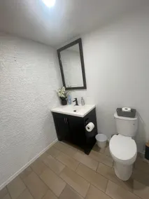 Private Room with Driveway Parking - Image 5