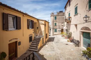 Elegant residence in the historic center, 10 minutes from the spa - Image 4