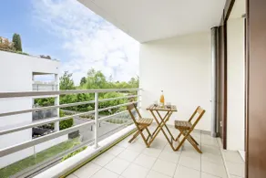 3 borders, ideally located, comfortable and bright - Image 4