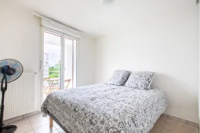 3 borders, ideally located, comfortable and bright - Image 3