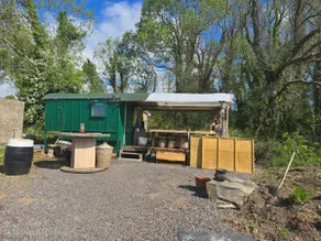 A lake view hut BT23 - Image 2