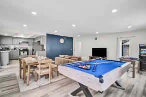 Pool & Hot Tub! 3000Sqft King Beds/Disneyland/Kids - Image 4