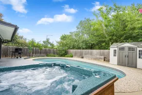 Pool House | Hot tub | Close to DT| Airport|Lounge - Image 4