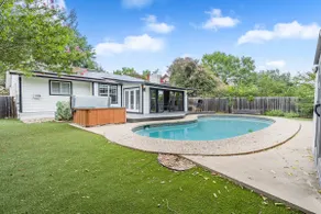 Pool House | Hot tub | Close to DT| Airport|Lounge - Image 2