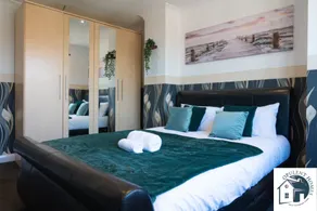 5-Bed Home with Parking – Perfect for Contractors - Image 4