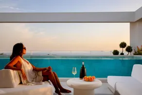The ROSE Luxury Penthouse with Private Swimming Pool - Image 5