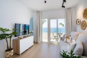 Ocean view directly on first line of the beach. - Image 4