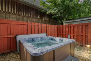 Hot Tub Arlington! Parking Dogs OK Backyard Grill - Image 4