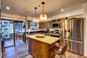 3BR Athens Home. Sunroom + Patio, Steps to UGA - Image 4