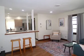 DT Location W Washer and Dryer. Fully Renovated. - Image 2