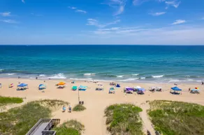 Newly built! Heated pool & hot tub, walk to beach - Image 3