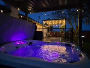 New! Family Retreat • Hot Tub & Fun country home! - Image 5