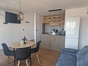 Renovated 3 Bedroom Apartment with Lift and AC - Image 4