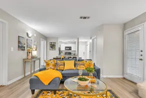 Gym, Crib, EV,- 8 mins to Downtown/Airport - Image 3
