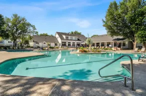 Gym, Crib, EV,- 8 mins to Downtown/Airport - Image 2