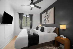 Immaculate Double King Suite| 2 Decks| A+ Location - Image 4