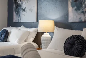 Flawless 3BR Suite | 4 beds|A+ Location w/ parking - Image 3