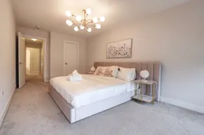 Luxurious Port Credit |Lakefront,Dining & Shopping - Image 2