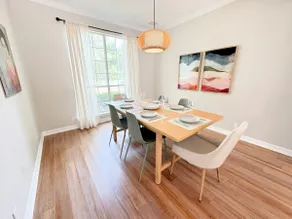 Walk to Zilker, Barton Springs & More - Sleeps 12 - Image 3