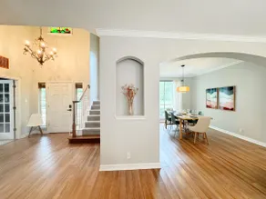 Walk to Zilker, Barton Springs & More - Sleeps 12 - Image 2
