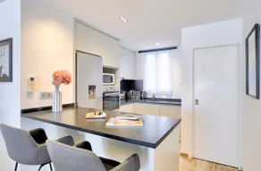 Port St Tropez superb quiet apartment + parking - Image 5
