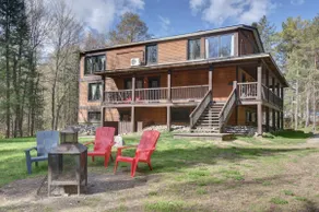 Grand Loft | Lake | Pool Table | 2 Beds | Hot Tub - Image 4