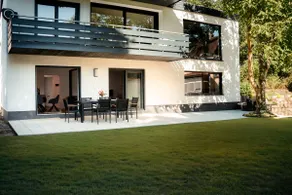 Newly renovated & cozy with terrace - Image 2
